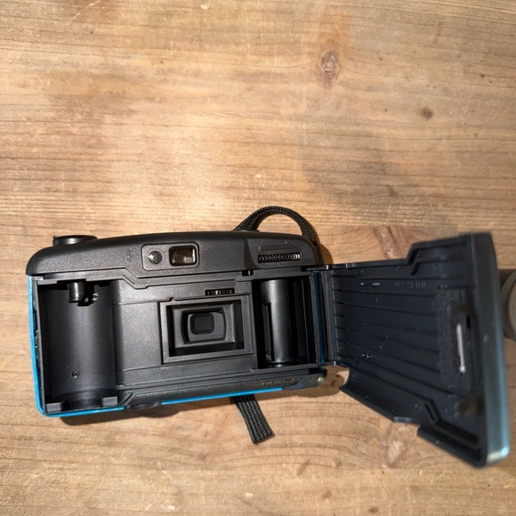 Blue Film Camera - Picture 4 of 5